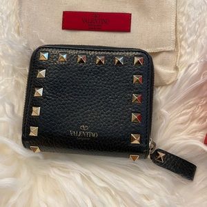 Valentino Zip Around French Wallet 100% Authentic barely used! Pristine!
